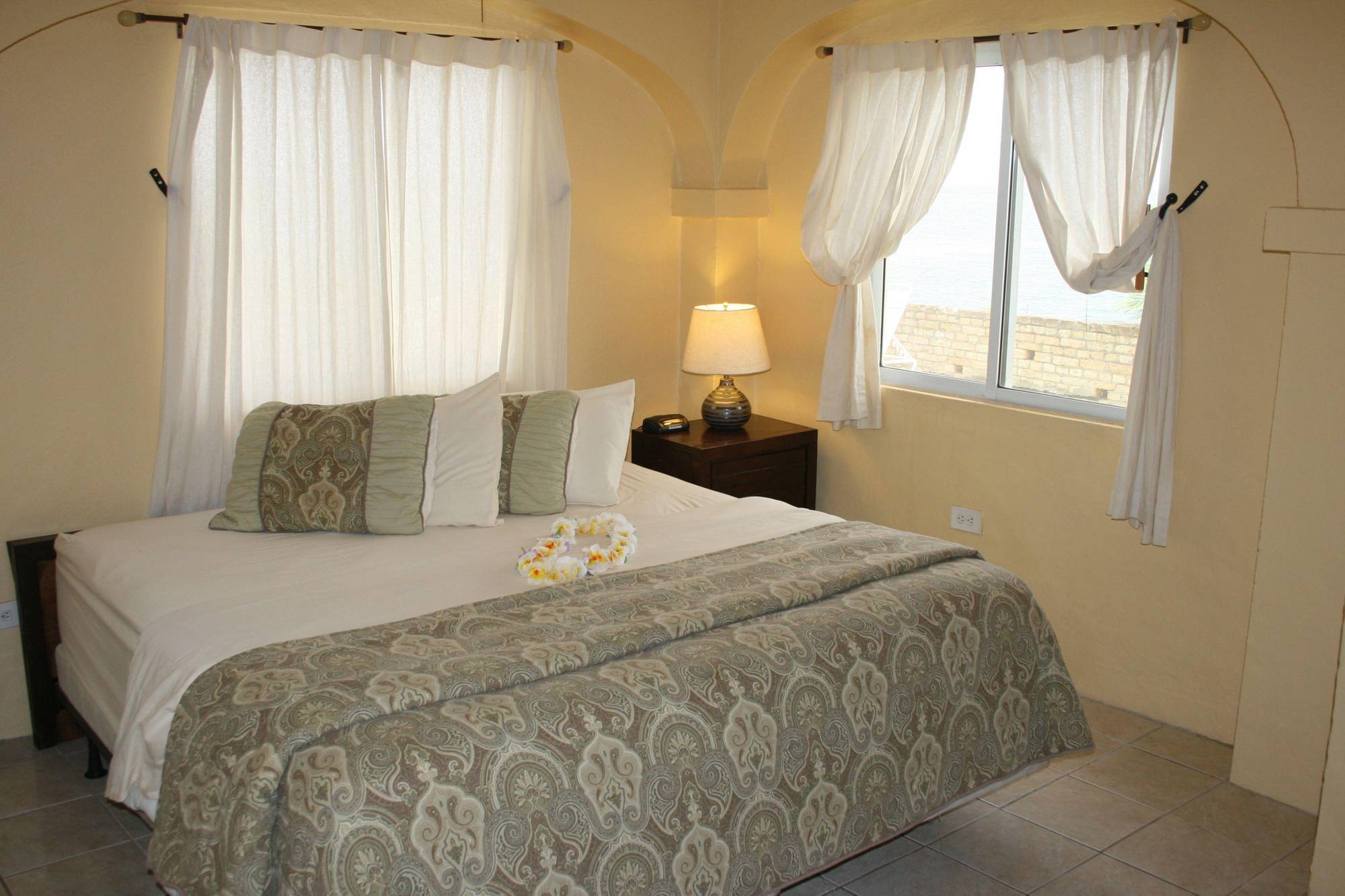 Hotel On The Cay Кристианстед Экстерьер фото